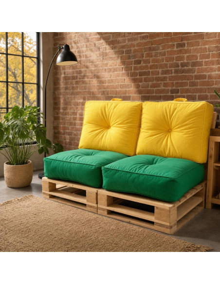 Canapé palette intérieur avec coussins 60x60 épais, assise verte et dossier jaune